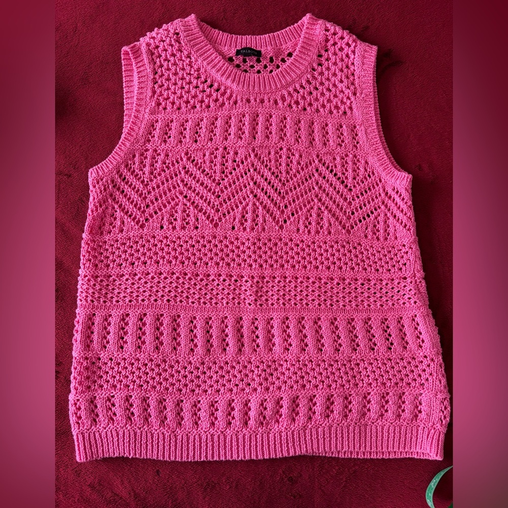 Stylish Pink Sleeveless Knit Top